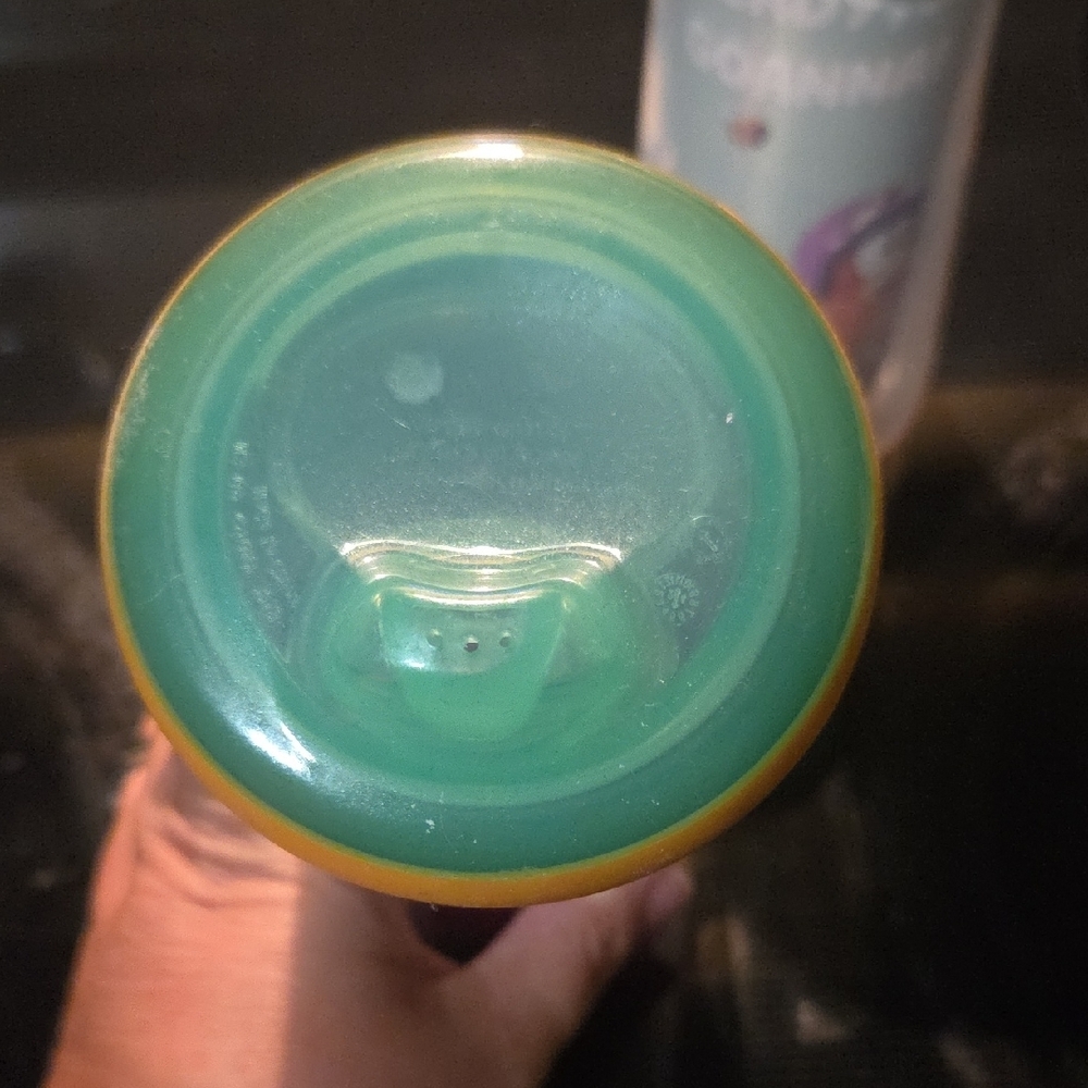 Bluey Sippy Cups with Green and Orange Lids - Picture 5 of 9